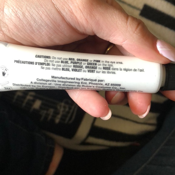 Makeup - Picture 4 of 4